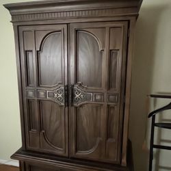Solid Wood Traditional Wardrobe 
