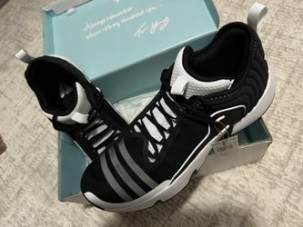 Adidas’s Trae Unlimited. Men size 17. Brand New