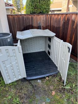 Rubbermaid Slide lid shed