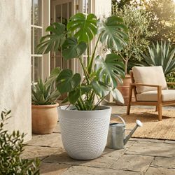 22"  Lightweight Concrete Look Resin Planter-Grey
