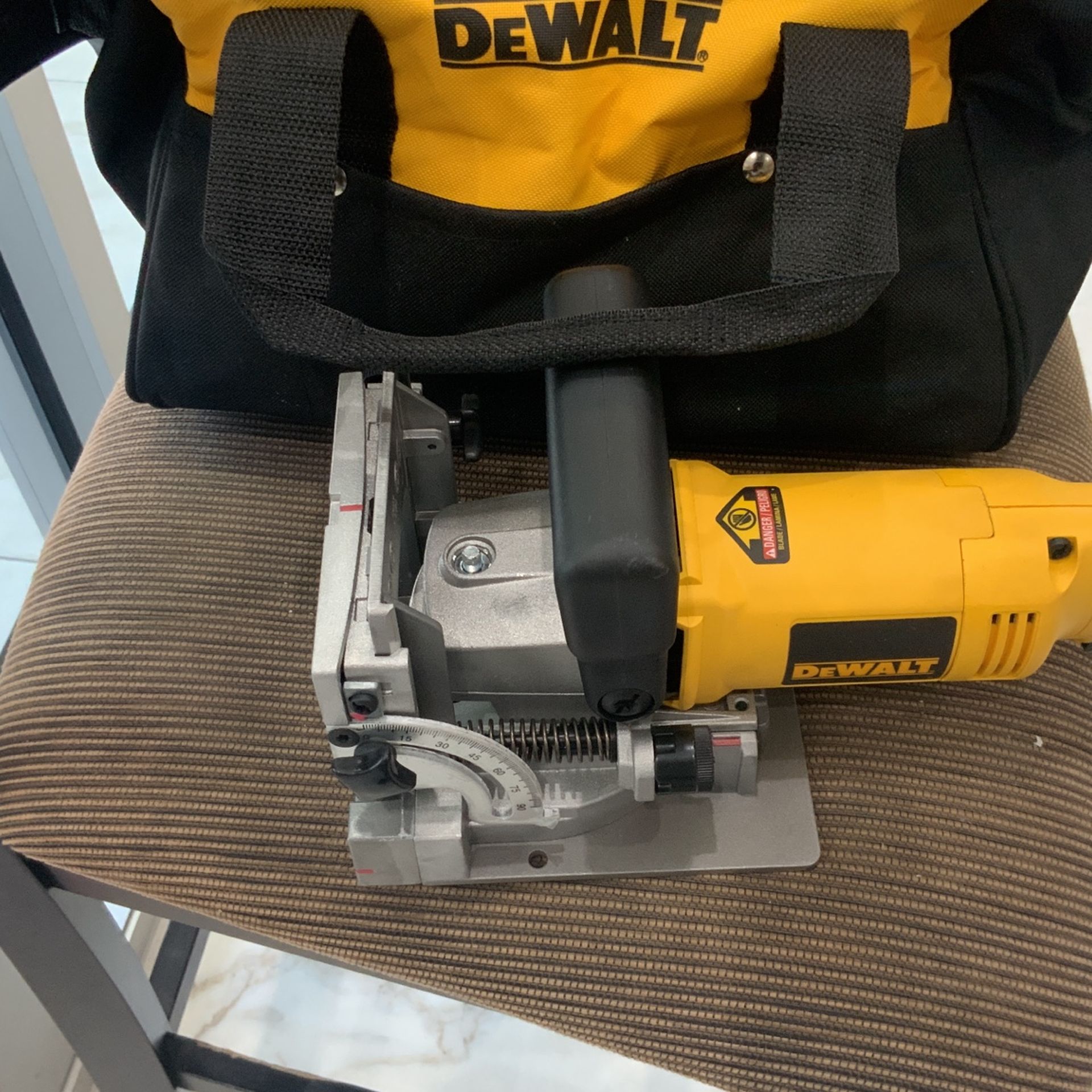 Dewalt 6.5 Amps Biscuit Joiner Brand New In Case Model DW682