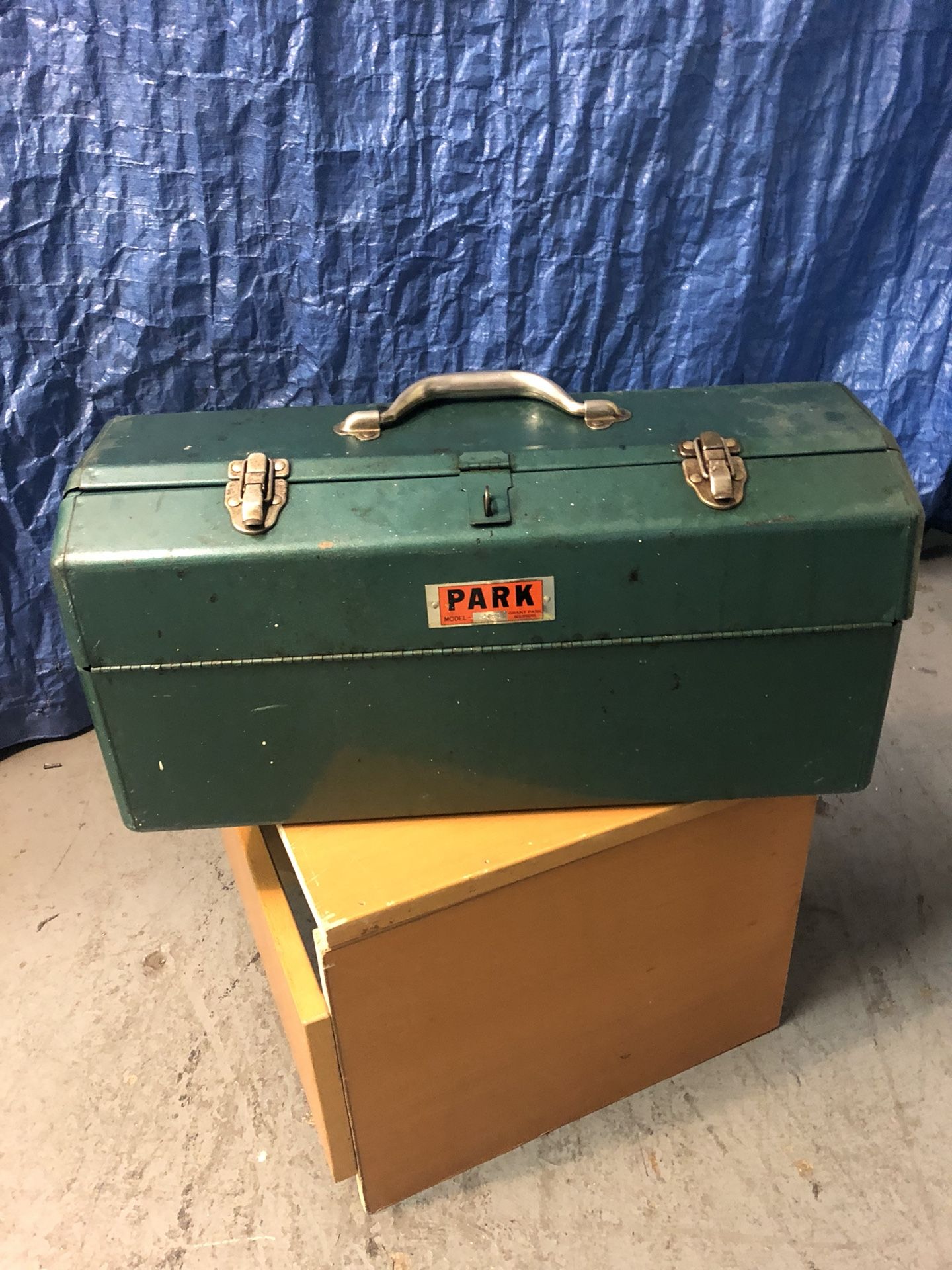 Metal toolbox