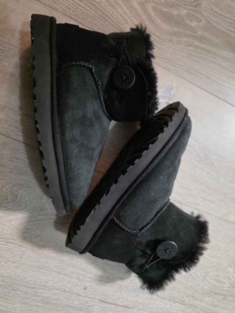 Uggs Black Women's 6