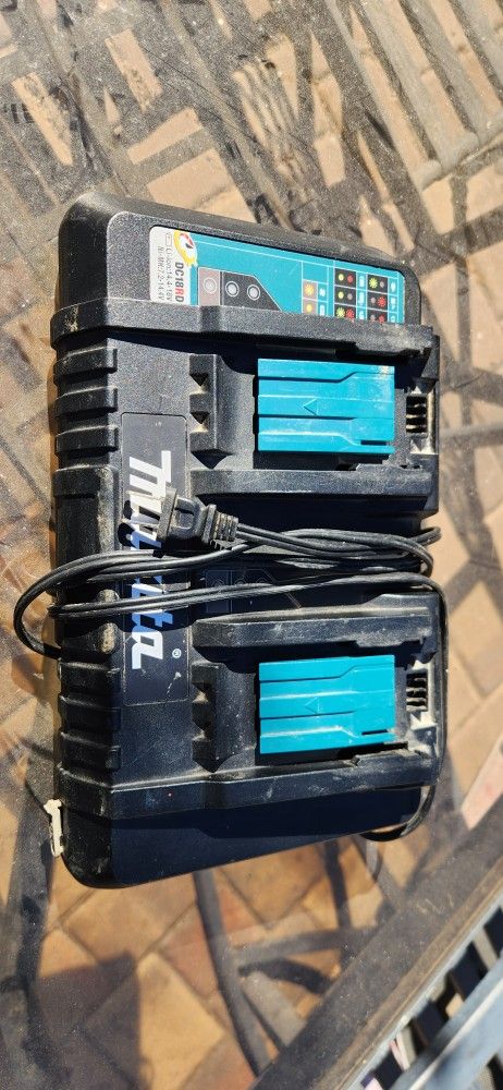 Makita 18V Lithium-Ion Dual Port Rapid Optimum Charger


