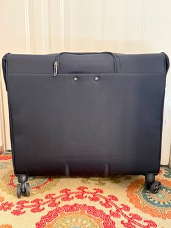 Delsey Paris Helium DLX Large Garment Bag – BRAND NEW