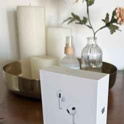  AirPods with MagSafe Charging Case 3rd Gen 