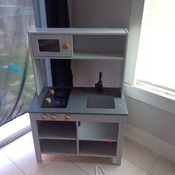 Kids Play Kitchen