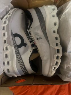 On cloud women’s sz 9