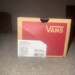 Red Roses True White 5.0 US Men 6.5 US Women