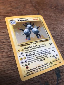 Magneton Pokémon Base Set card