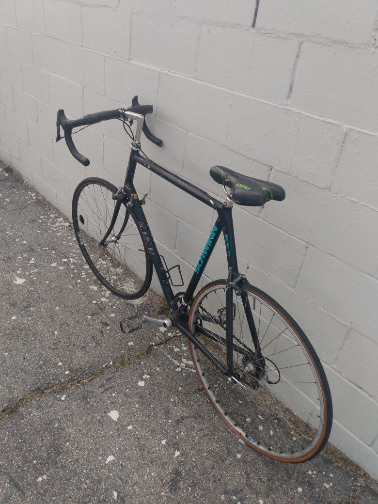 Schwinn 434 road bike hotsell