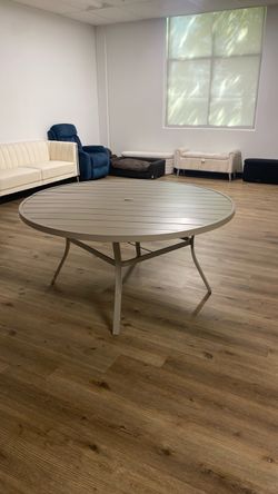 Round Metal Outdoor Patio Dining Table