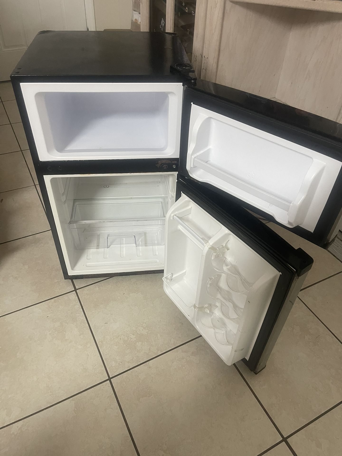 Insignia Mini Fridge With Freezer For Sale