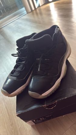 Air Jordan 11 “Space Jam size 7Y