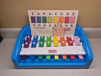 Little Tikes Tap a Tune  Piano Keyboard with book vintage 1985