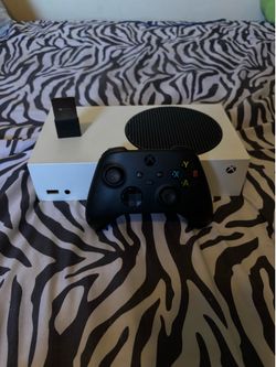 Xbox series S, Blck Xbox controller, 1tb storage