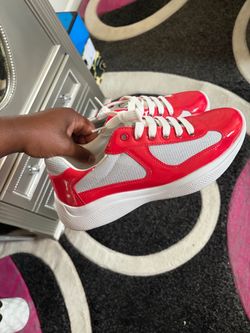 Mens size 8.5 red Pradas 300$