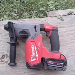 Milwaukee 1" Cordless Sds With 5.0 Xc Battery
