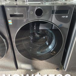 Ventless Washer/Dryer Combo LG
WashCombo ТМ All-in-One 5.0 cu. ft.
Mega Capacity with Inverter
HeatPump'M Technology and Direct
Drive Motor