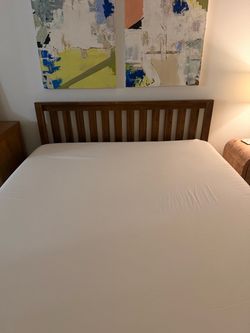 Wood bed frame (queen)