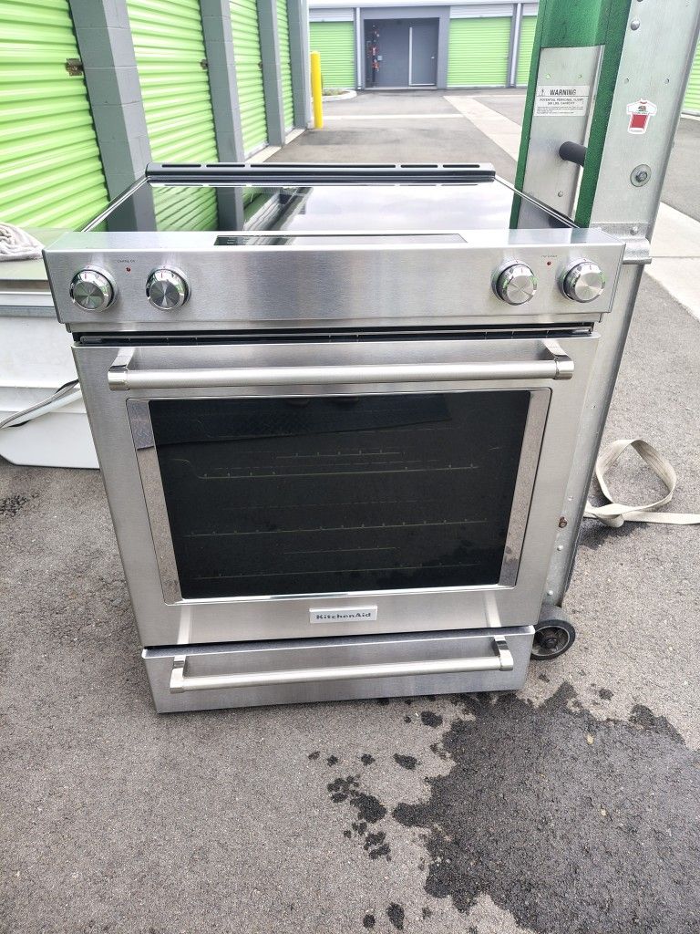 Kitchen Aid  Electric 220v Stove Top Glass In Excellent Condition 