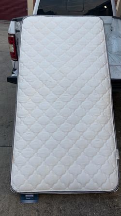 Twin mattress and Boxspring w metal frame/ used/ free delivery