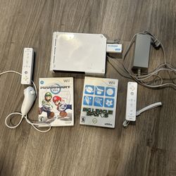 Nintendo Wii Console Bundle – Works Great – Mario Kart Included!