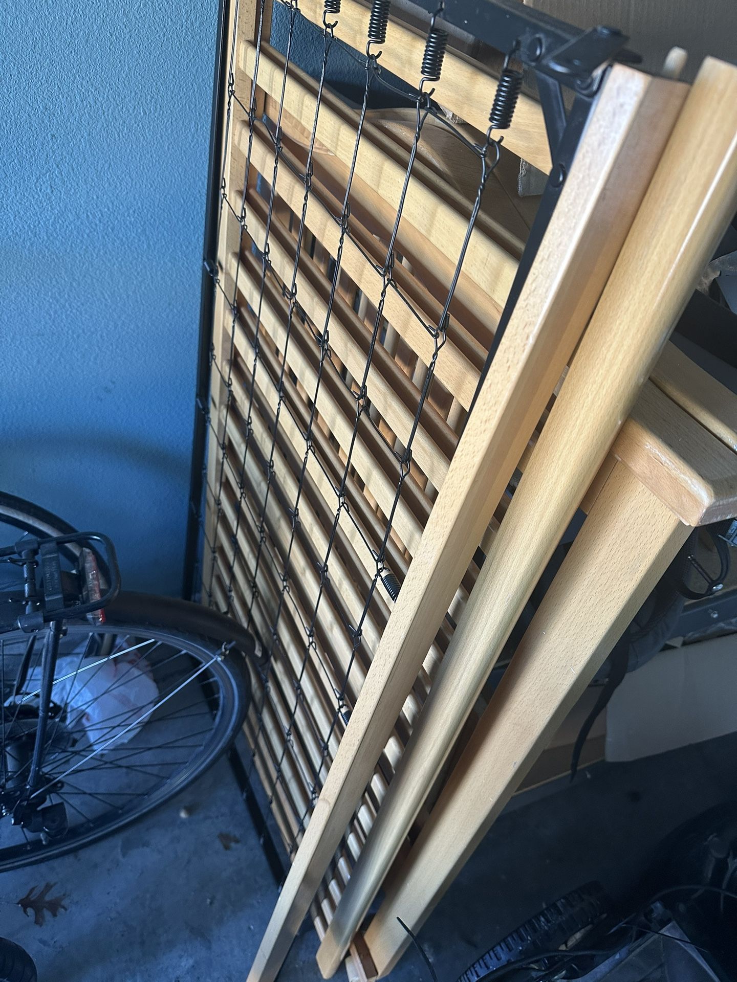 Baby / Toddler Crib Incl Mattress