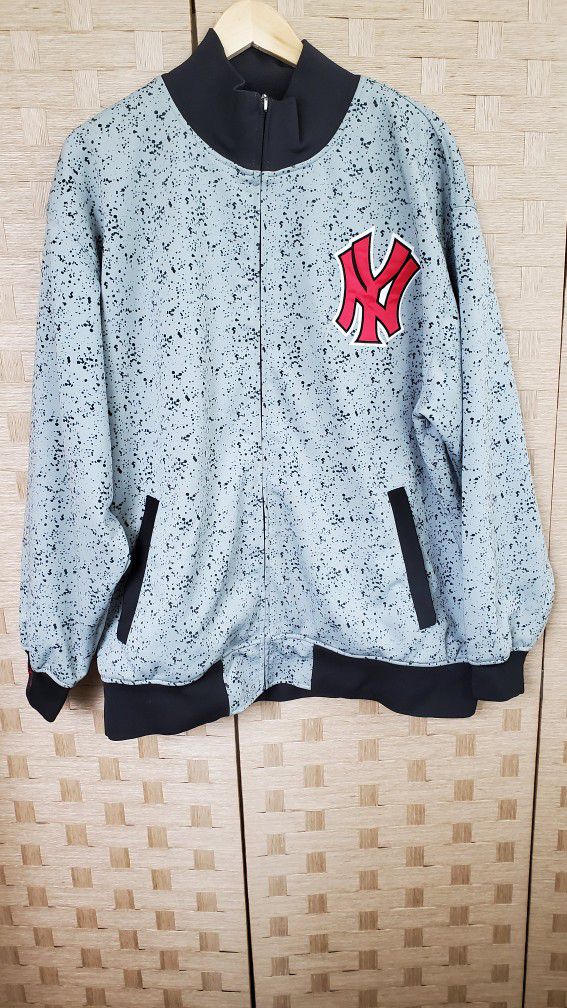 Mitchell & Ness Yankees Embroidered Sweatshirt 