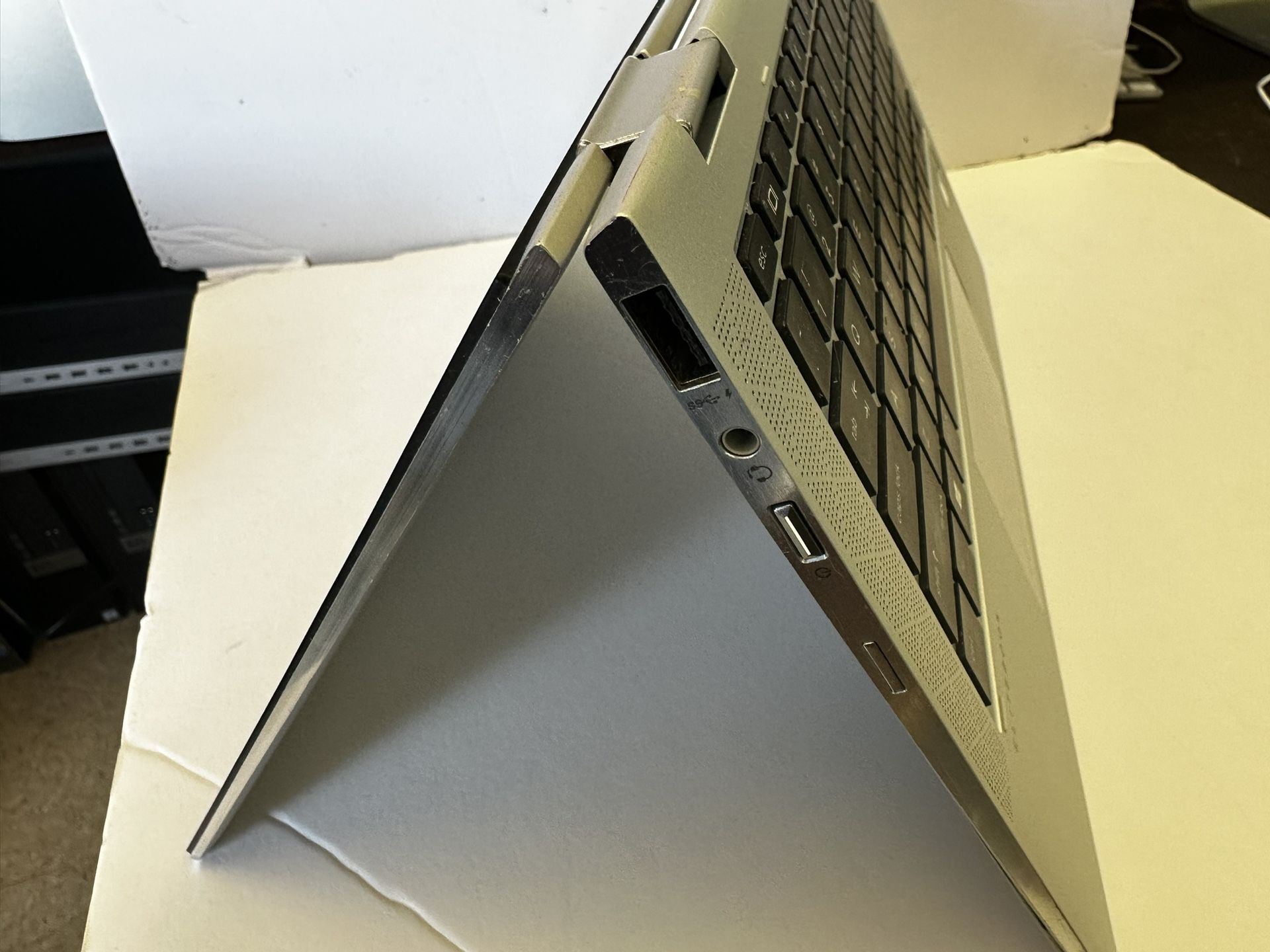 HP Elitebook x360 model 1030 G3, core i7,-8th gen