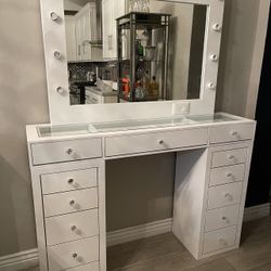 Vanitys Sets