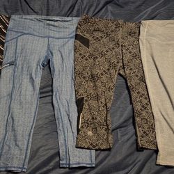 4 Pairs Athleta Capri Leggings (Med)