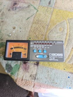 BOSS TU-12 Guitar tuner