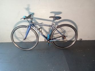 BICYCLE FELT 14 SPEED ROUTEBIKE SIZE 700 BRAND NEW