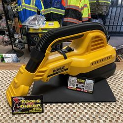 DEWALT 20V MAX Cordless 1/2 Gal. Wet/Dry Portable Vacuum (Tool Only)