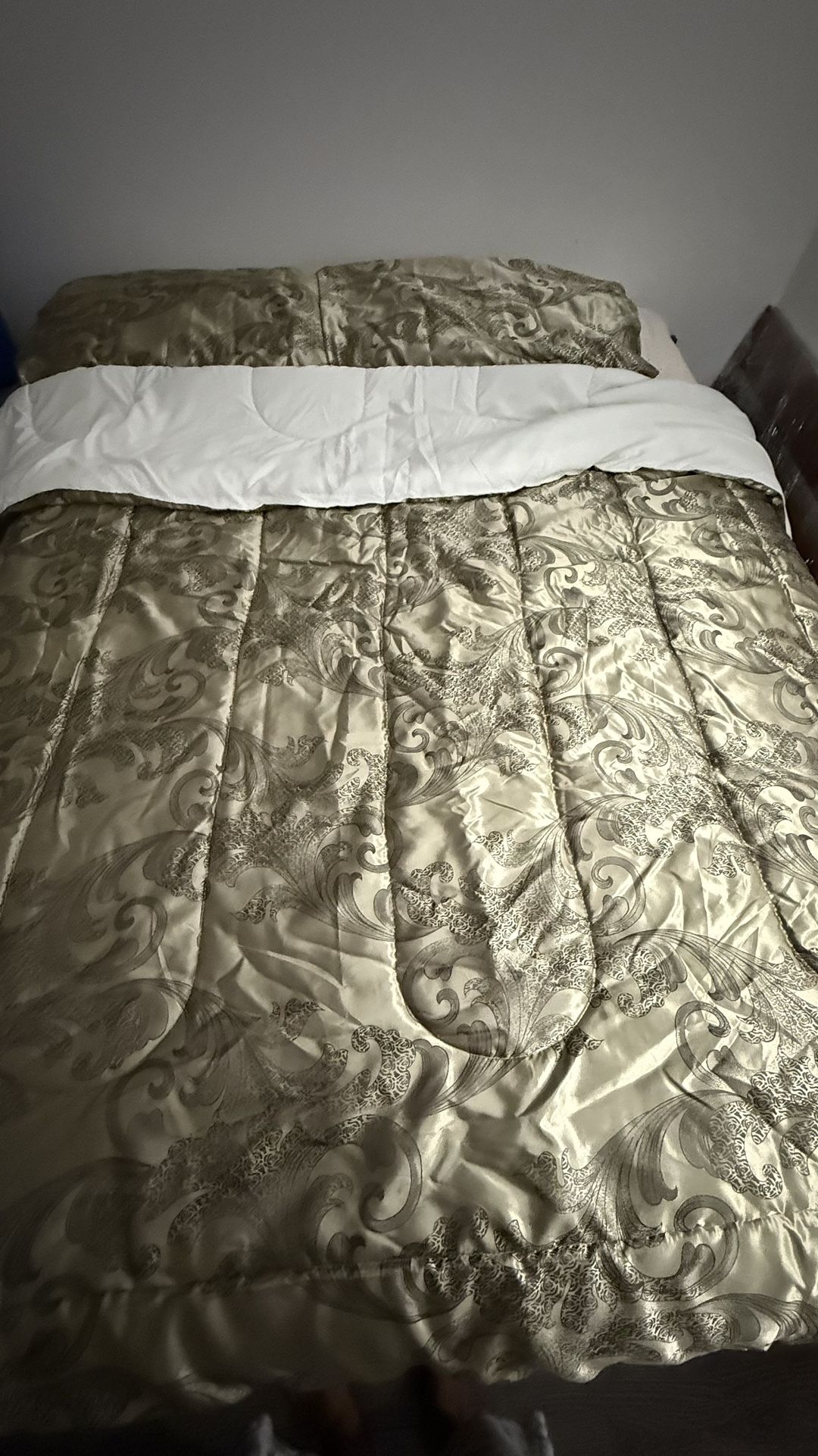 Gold/green Comforter Set With 2 Pillows Shams Queen Size
