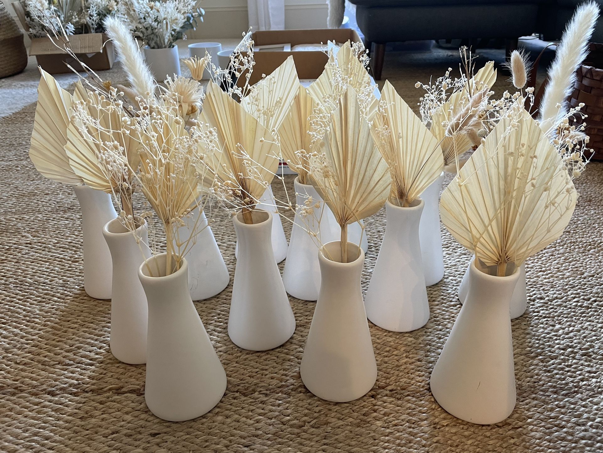 Matte white vases - With Dried Flowers