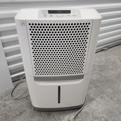 SPECIAL Electrolux Frigidaire FAD704DWD 70 Pt Pint Dehumidifier Energy Star