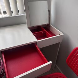 Desk & Chair 