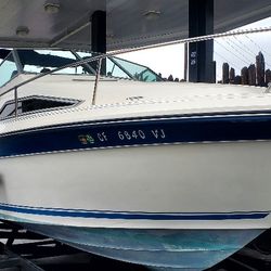 28' Boat Bayliner