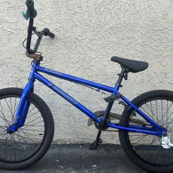 Haro Shredder BMX Bike Blue 20” Very nice & Clean 