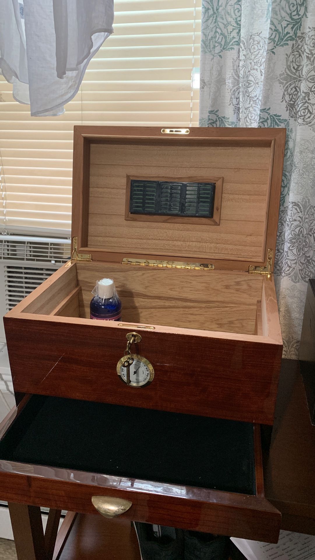 Humidifier for cigars