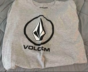 Men’s Volcom shirt size XL brand new