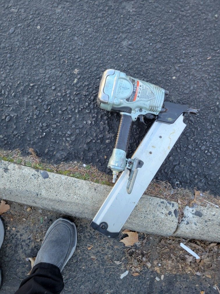 Hitachi Framing Nailer