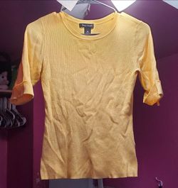 White House|Black Market: Yellow top