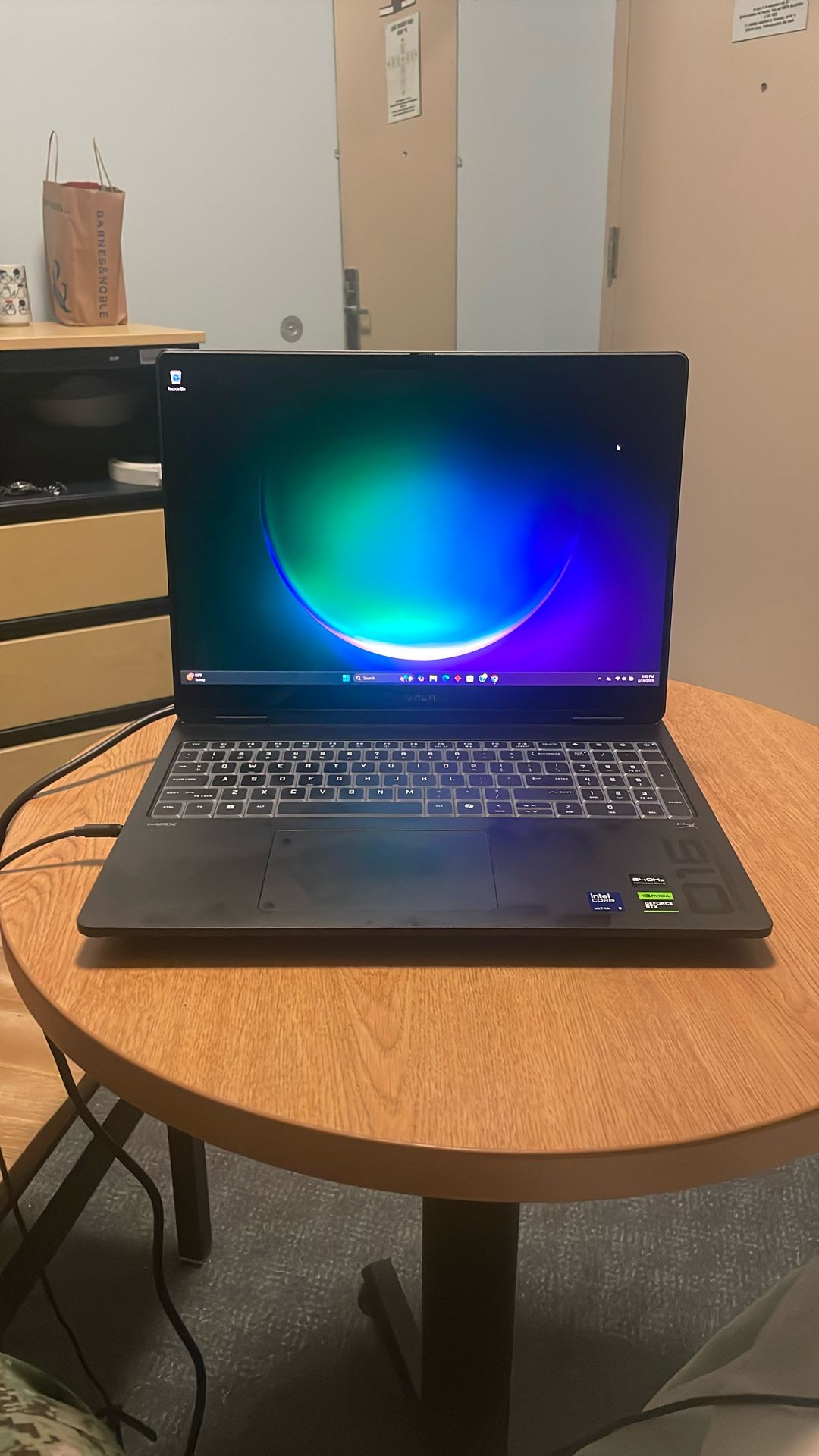 Omen Max 16 Gaming Laptop 16-ah0043dx 16” OLED display