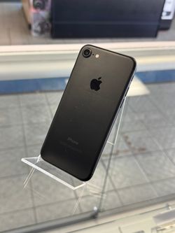 iPhone 7 32GB Unlocked Pre-owned