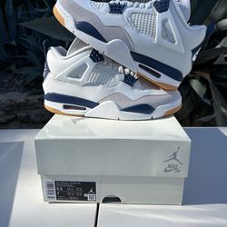 Jordan 4 Retro SB Navy 5.5 men / 7 women