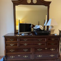 Dresser With Mirror