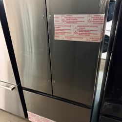 New Samsung - 32 cu. ft. 3-Door French Door Smart Refrigerator with Dual Auto Ice Maker 